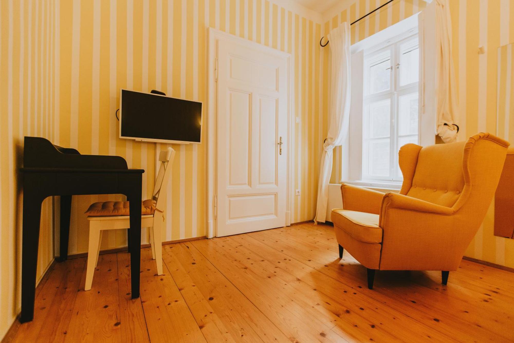 Villa Mimi Sopron Bagian luar foto